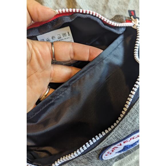 NWT Converse All Star Chuck Taylor Grey/ Multi Crossbody, Fanny Pack, Waist Bag - Picture 6 of 13